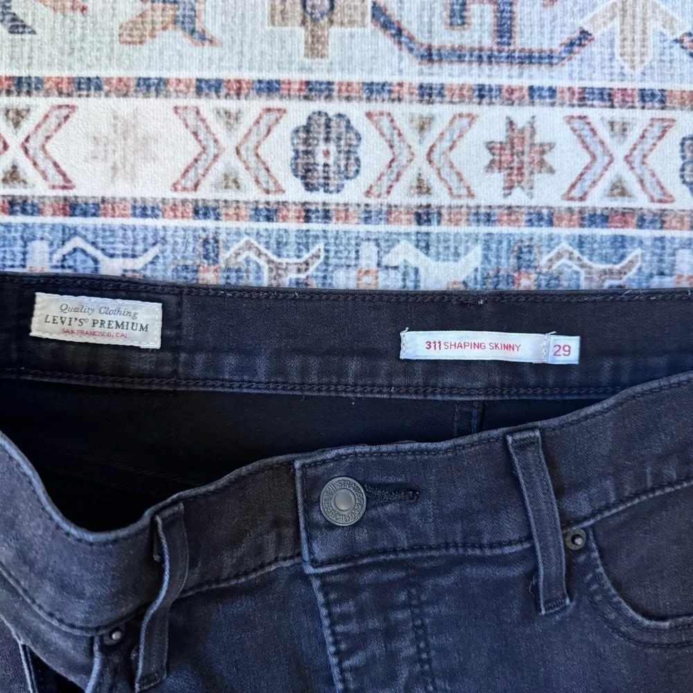 Levi’s Premium 311 Shaping Skinny Black Mid-Rise Womens Jeans Size 29 28” Inseam - Picture 9 of 13